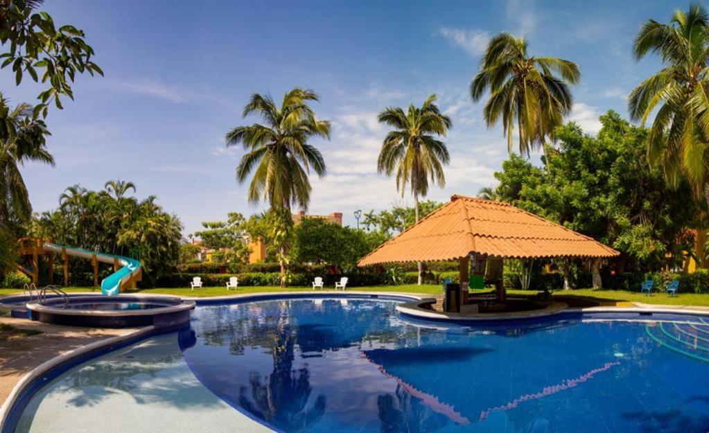 Hotel Puerta Del Mar Ixtapa Exterior foto